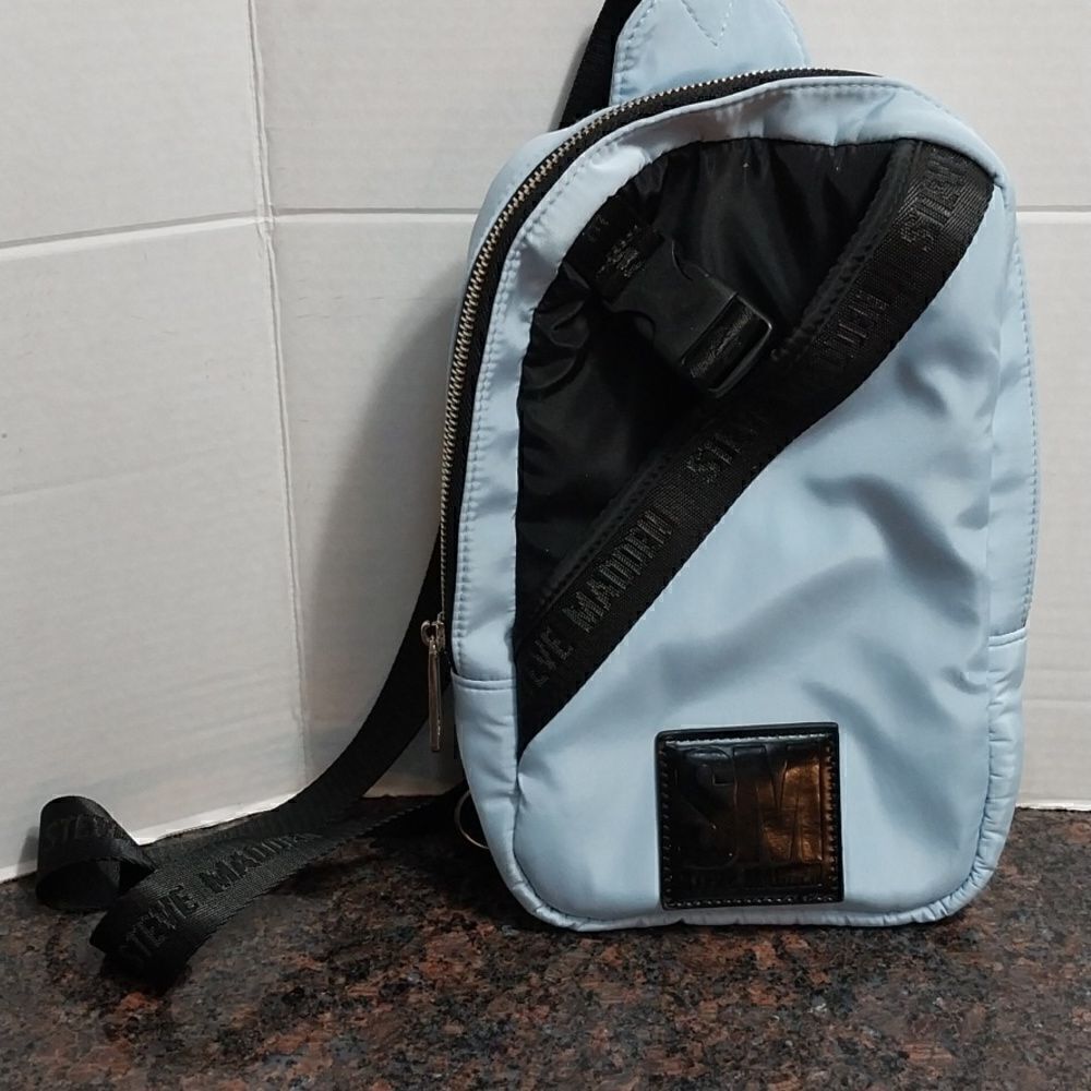 Steve Madden Crossbody/Hipster...EUC